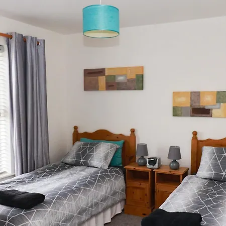 Holiday Cottages No 20 *